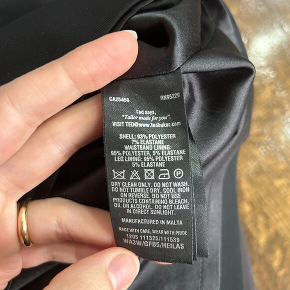 Ted Baker Pencil Skirt size "3" (actually fits like a size 6-7) - Picture 9 of 9